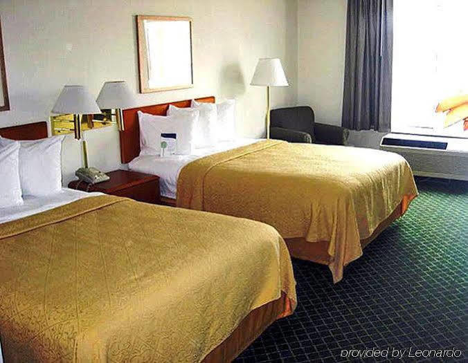 Econo Lodge Inn & Suites Johnson City Exterior photo