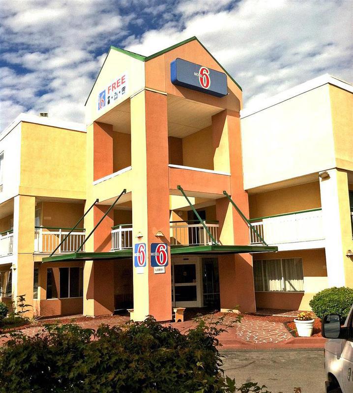 Econo Lodge Inn & Suites Johnson City Exterior photo