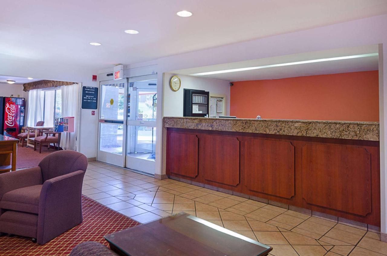 Econo Lodge Inn & Suites Johnson City Exterior photo